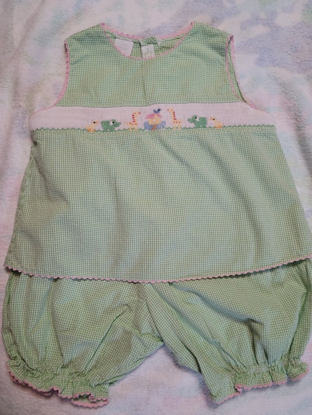Vive la fete Noah's ark smocked short set sz 4